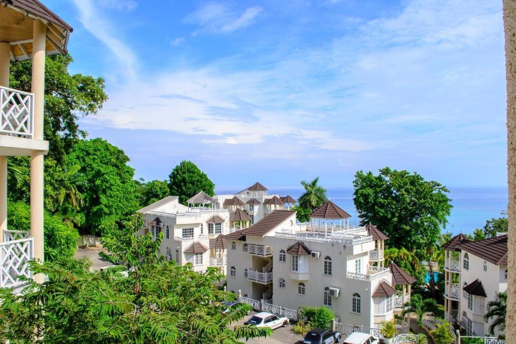 Sky Castles Apt H6 โอโชรีโอส ภายนอก รูปภาพ