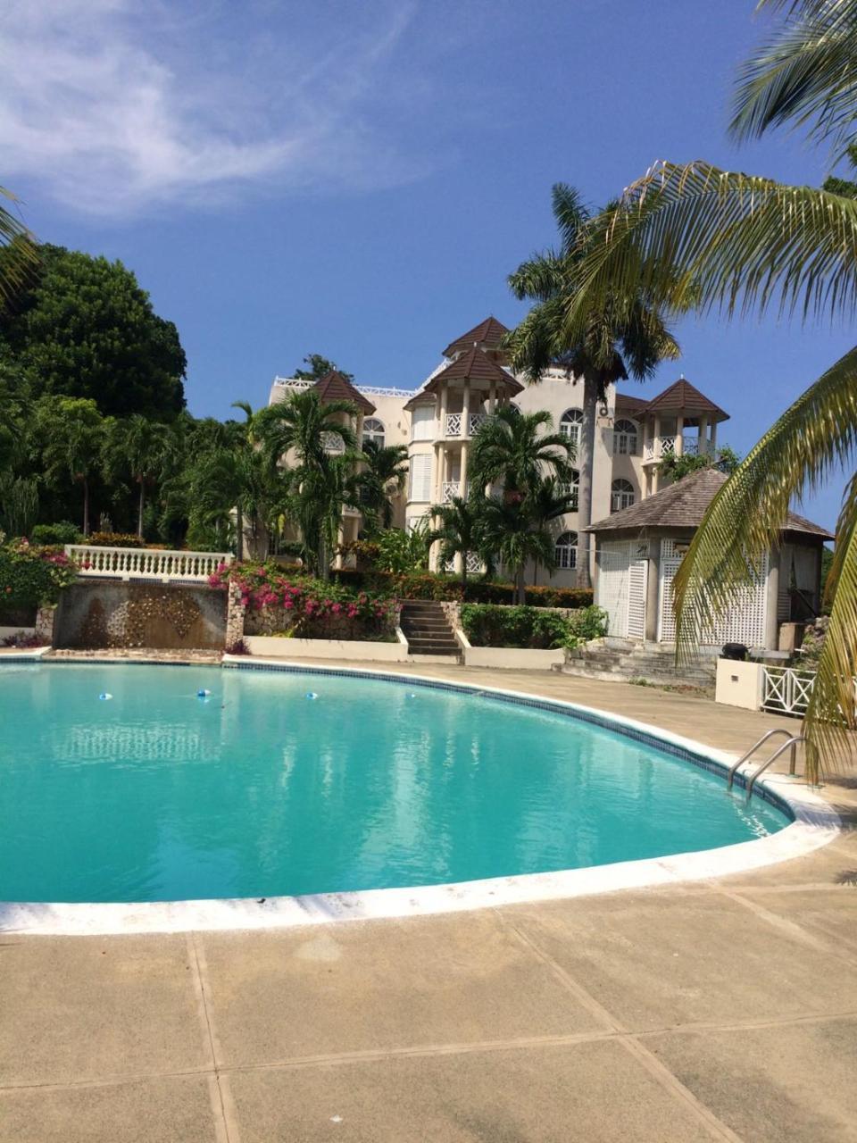 Sky Castles Apt H6 โอโชรีโอส ภายนอก รูปภาพ
