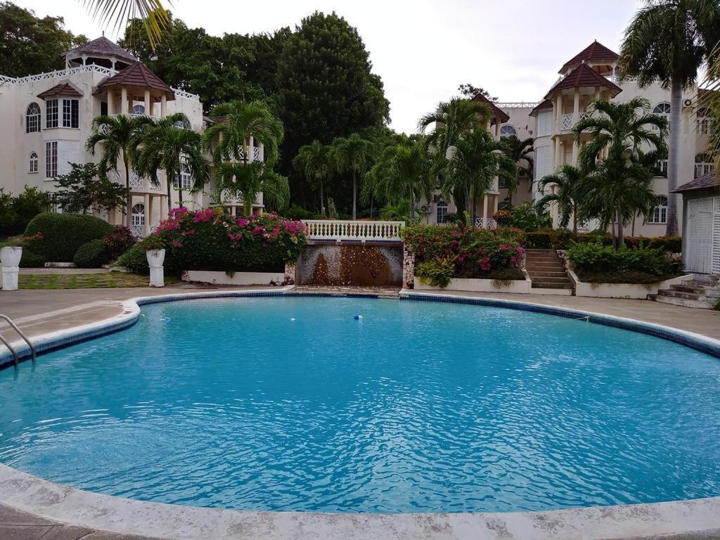 Sky Castles Apt H6 โอโชรีโอส ภายนอก รูปภาพ